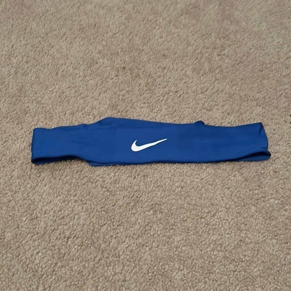 Nike Athletic Headband – Sweat-Wicking Sports Headband, Blue